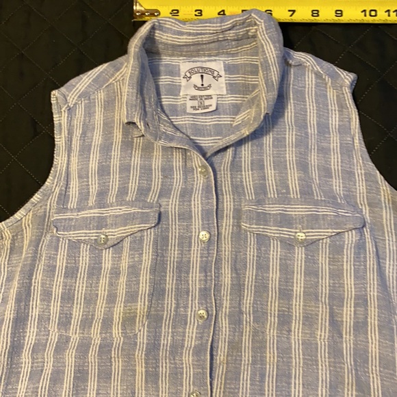 Solutions button down shirt size small - Picture 11 of 13